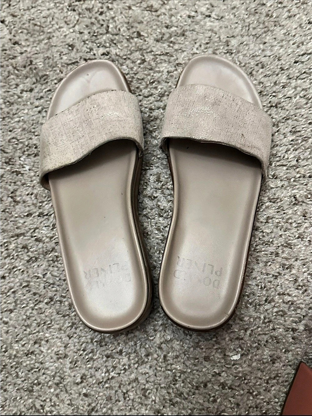 Donald Pliner Slide Sandals in Beige size 5. With classy glitter style